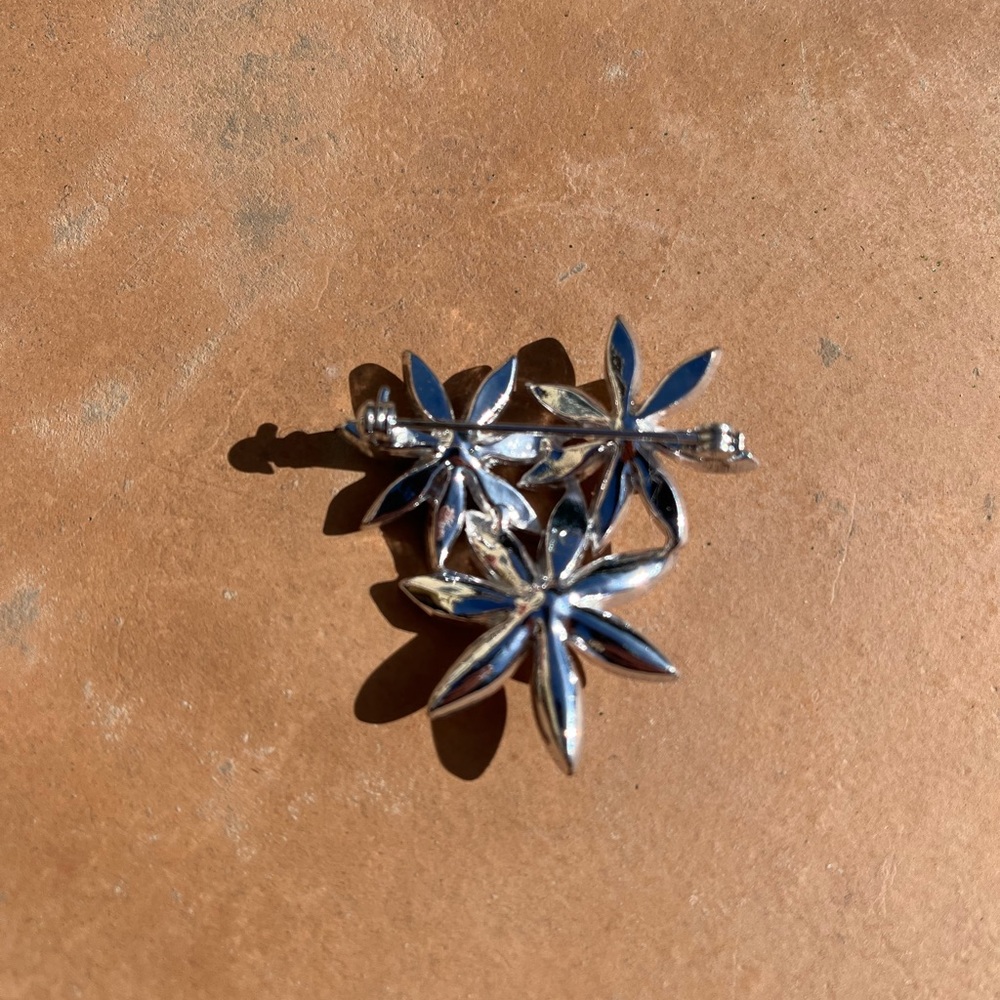 Crystal Flower Pin - Picture 3 of 6